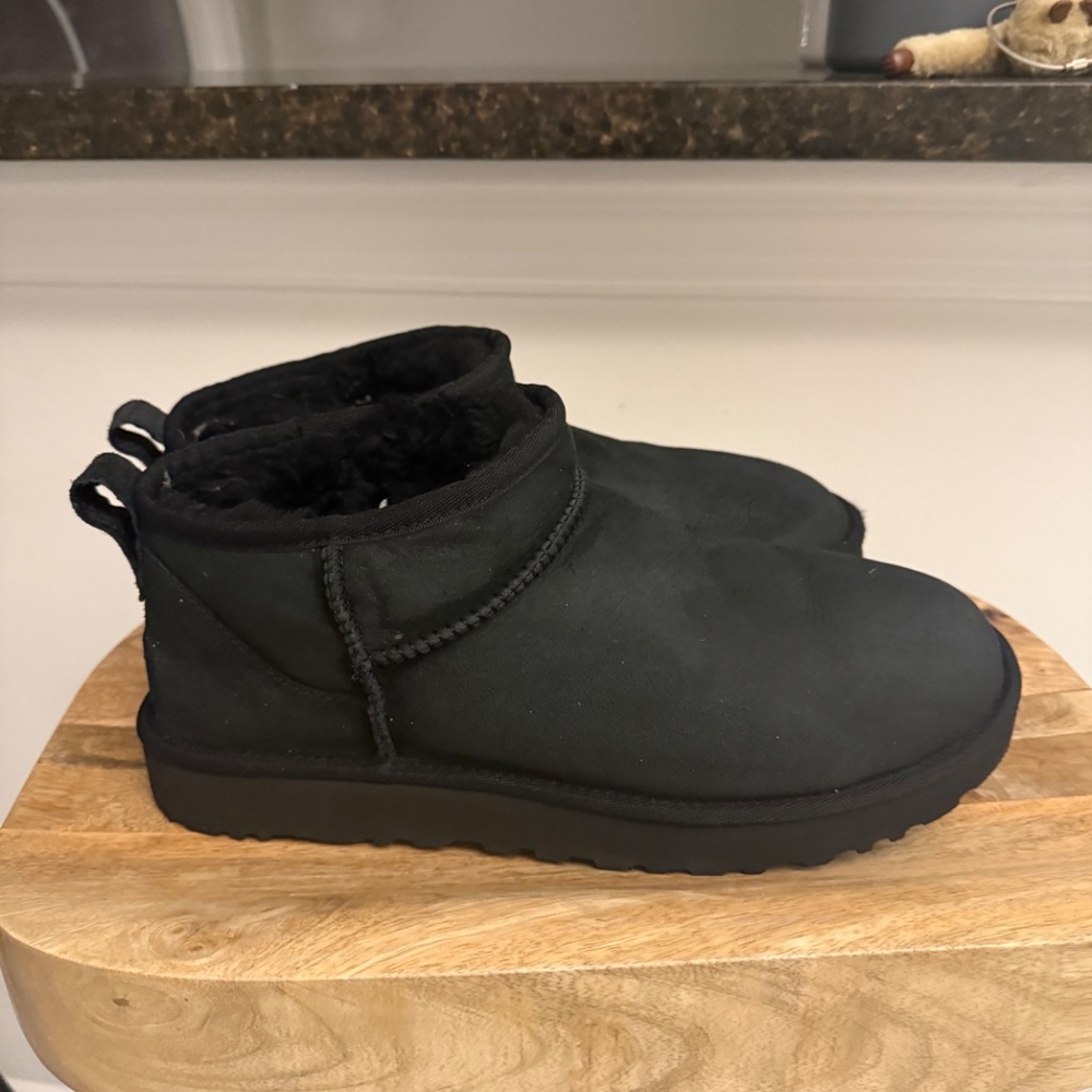 Ugg Women Boots Size 10 - Picture 3 of 7
